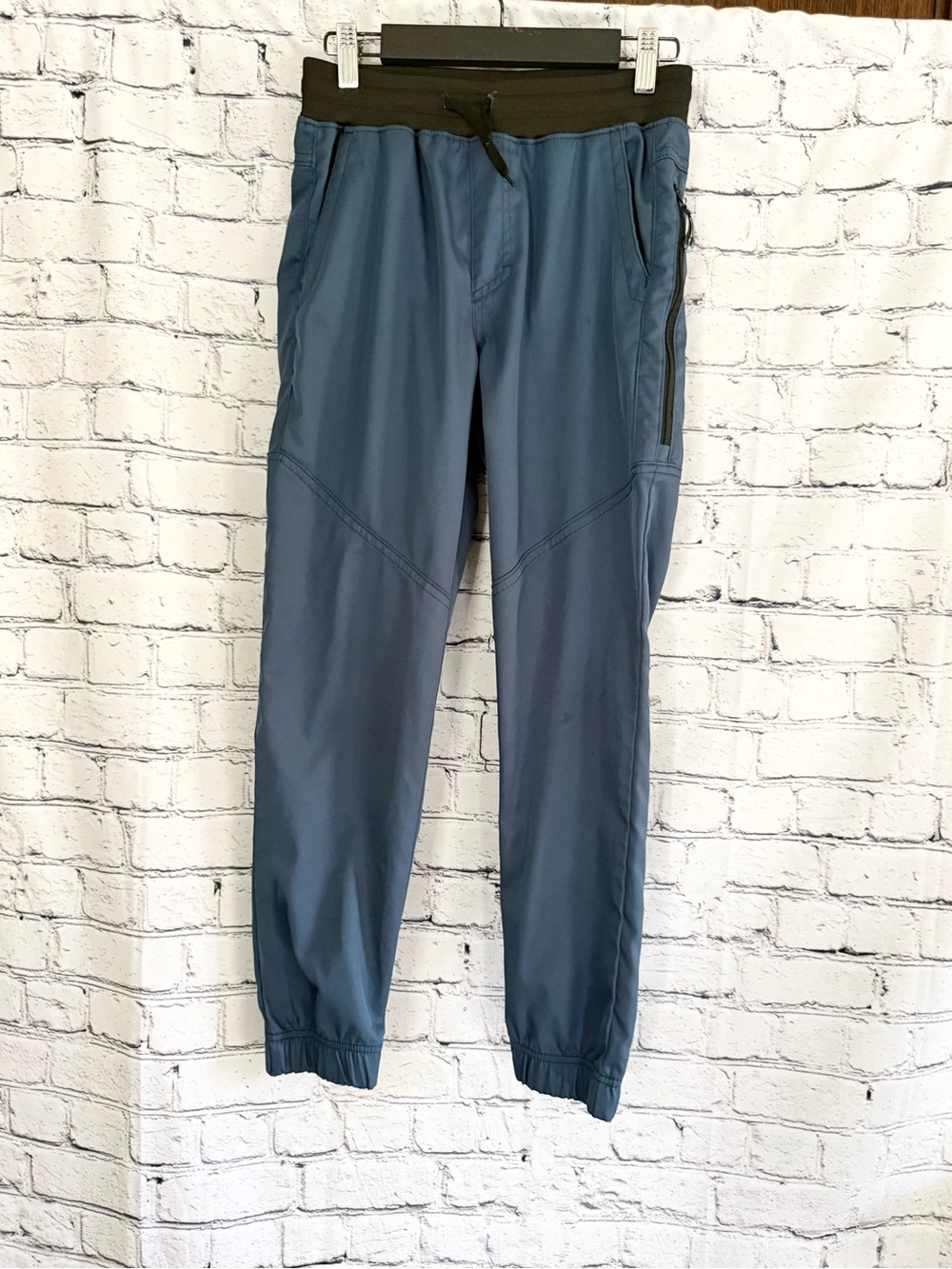 WRANGLER. Blue joggers. Size 14